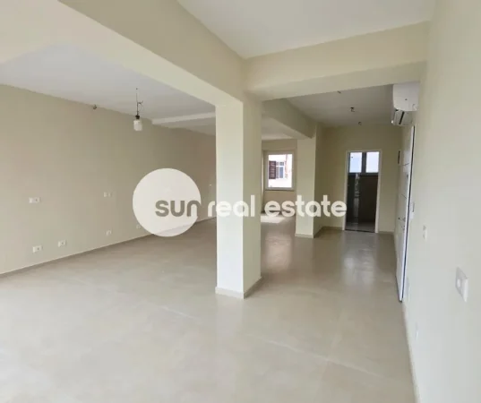 Shkoder, jepet me qera ambjent biznesi Kati 1, 67 m² 700 € (PARRUCE)