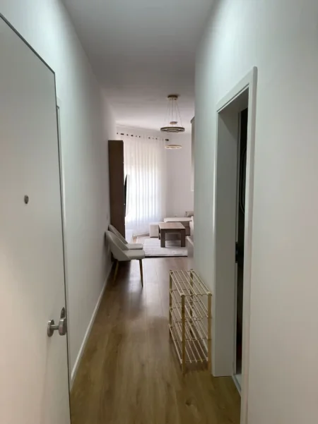 Tirane, jepet me qera apartament 1+1+Ballkon Kati 3, 65 m² 450 € 