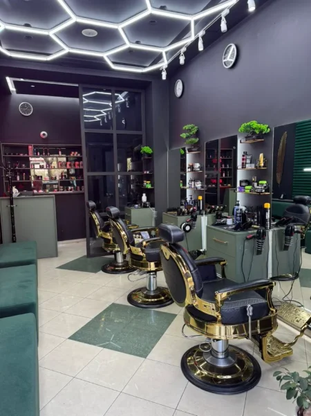 Tirane, shes Shitet , Biznes Barber Shop, Brryli , Tirane 16.500 €