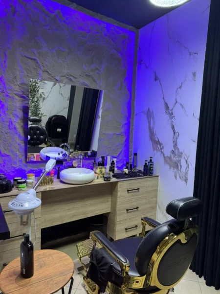 Tirane, shes Shitet , Biznes Barber Shop, Brryli , Tirane 16.500 €