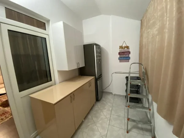 Tirane, jepet me qera apartament 2+1 Kati 2, 85 m² 580 € (Don Bosko)