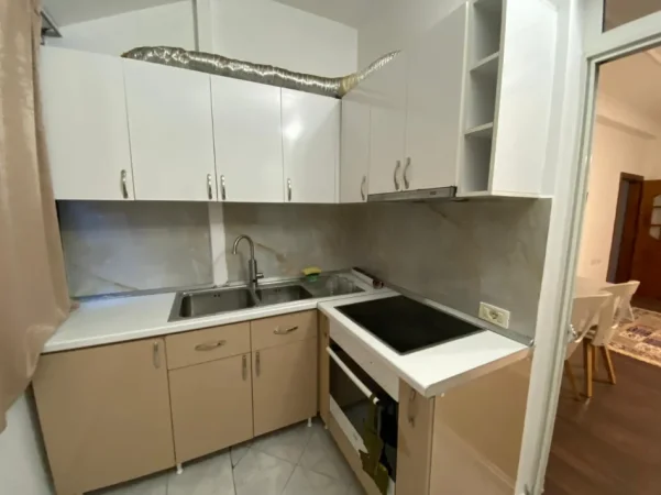 Tirane, jepet me qera apartament 2+1 Kati 2, 85 m² 580 € (Don Bosko)