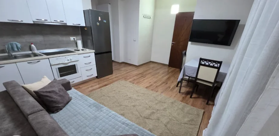 Tirane, jepet me qera apartament 1+1 Kati 3, 70 m² 450 € (RRUGA E ELBASANIT)