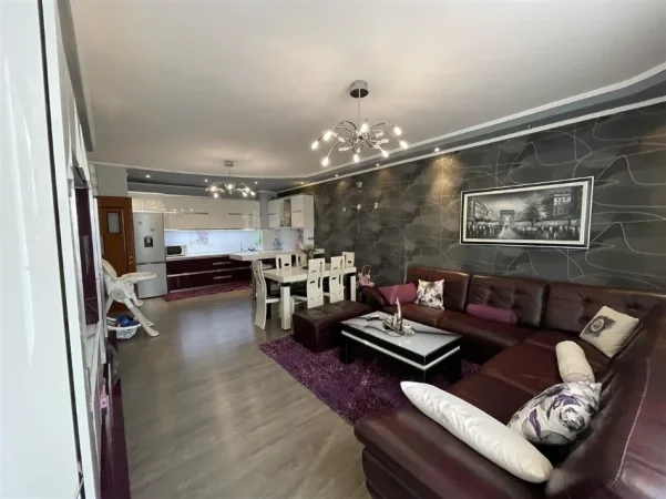Tirane, shitet apartament 2+1 Kati 2, 106 m² 159.000 € (Rruga "Besim Alla")