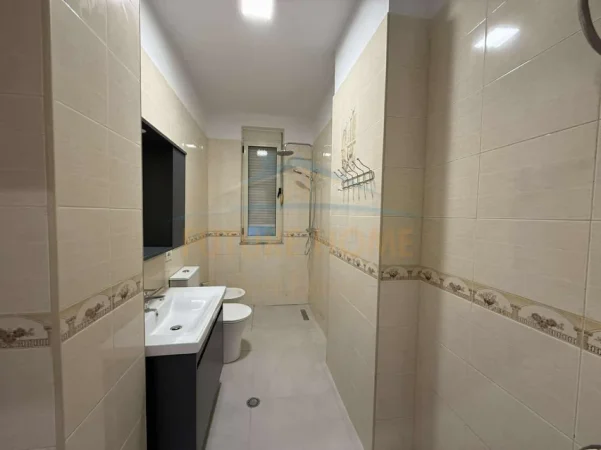 Tirane, jepet me qera apartament 2+1+Ballkon Kati 1, 102 m² 600 € (VILA L)