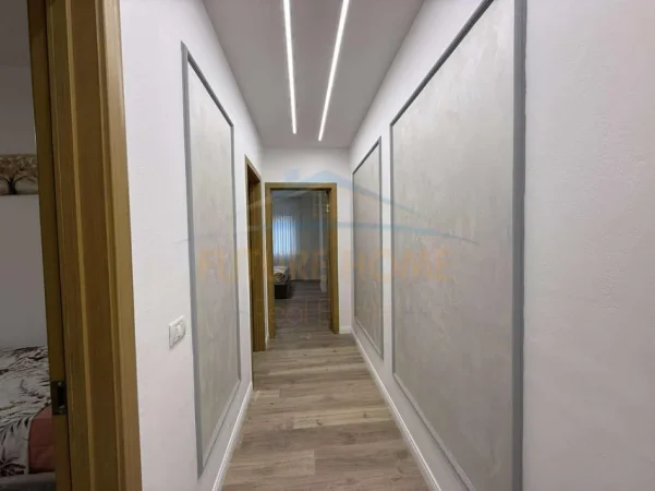 Tirane, jepet me qera apartament 2+1+Ballkon Kati 1, 102 m² 600 € (VILA L)