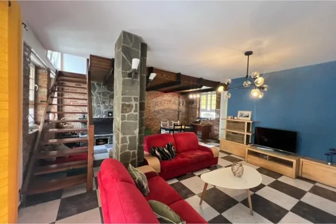 Tirane, shitet 2+1+Ballkon ,