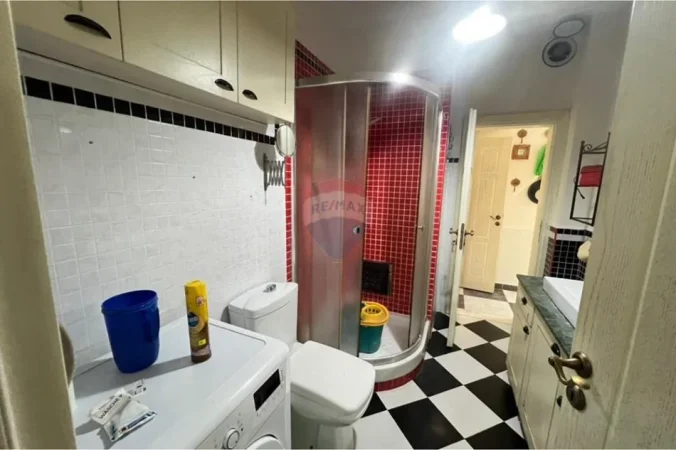 Tirane, shitet 2+1+Ballkon ,