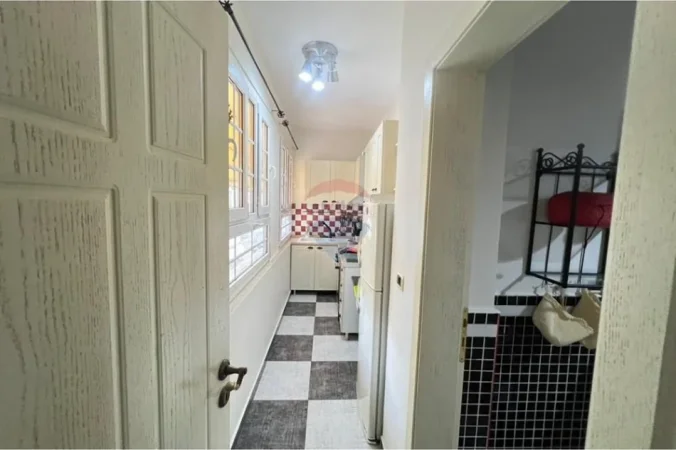 Tirane, shitet 2+1+Ballkon ,