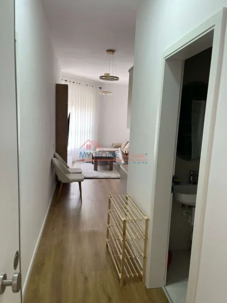 Tirane, jepet me qera apartament 1+1+Ballkon Kati 3, 55 m² 450 € (Rruga Pasho Hysa)