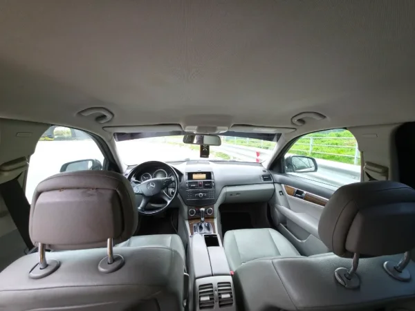 Tirane, shitet makine W204 C220 CDI AUTOMAT Nafte, e zeze automatik Kondicioner 245.000 km 5.300 €