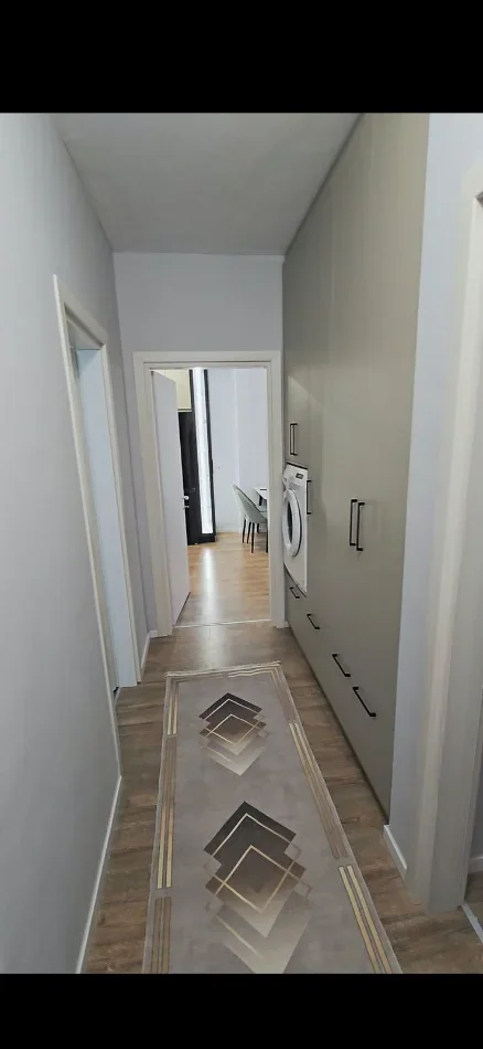 Tirane, jepet me qera apartament 1+1 Kati 6, 82 m² 650 € (LAPRAKE)