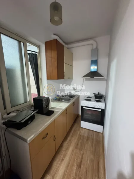 Shqiperi, jepet me qera apartament 1+1 Kati 3, 60 m² 450 € (Square 21)