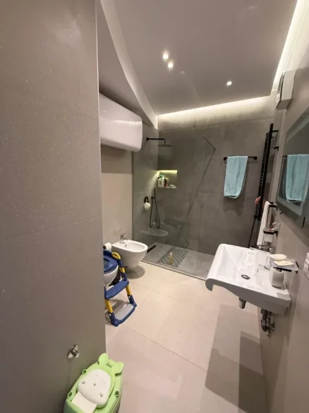 Tirane, shitet apartament duplex Dublex , 241 m² 299.900 € (Kodra e Diellit 2)