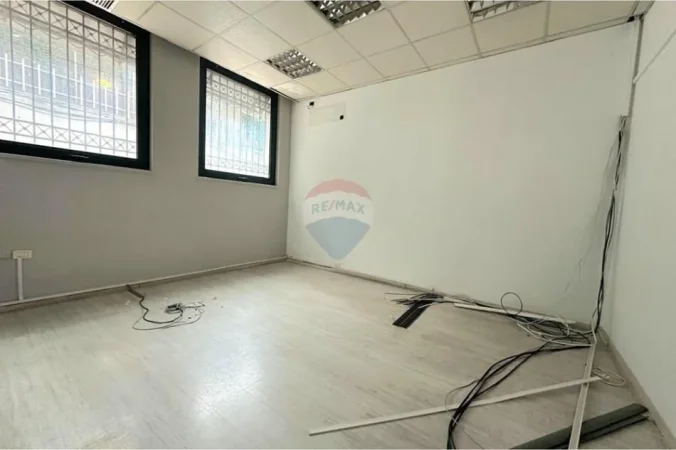 Tirane, jepet me qera , 403 m² 7.000 € (Reuga Shen Gjon Pali 2)