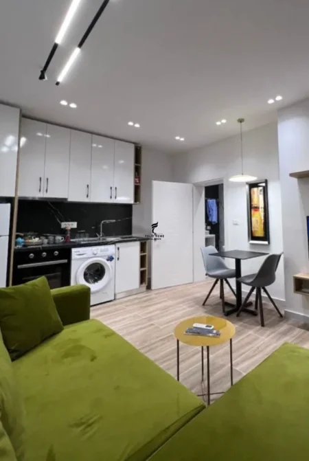 Tirane, jepet me qera apartament 1+1 Kati 5, 60 m² 600 € (KOMUNA E PARISIT)