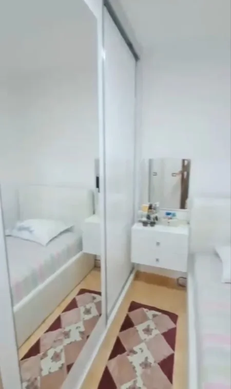 Tirane, jepet me qera apartament 2+1 Kati 4, 55 m² 380 € (YZBERISHT)