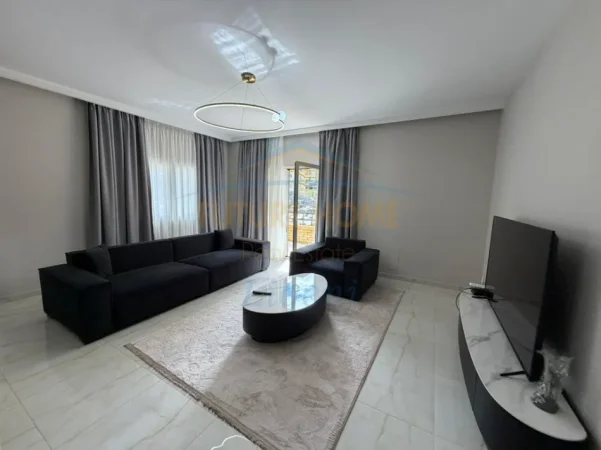 Tirane, jepet me qera apartament 2+1+Ballkon Kati 1, 117 m² 1.000 € (Lake Land Residence)