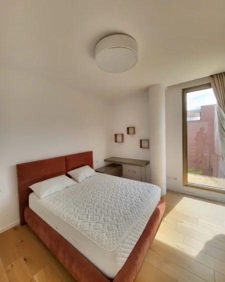 Tirane, jepet me qera Vile 3 Katshe Kati 0, 600 m² 5.000 € (TEG)