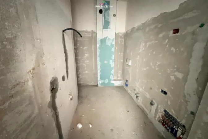 Tirane, shes apartament 1+1 Kati 1, 62 m² 97.400 € (Rruga Luigj Benusi)