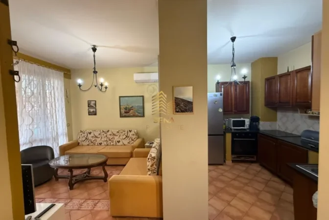 Tirane, jepet me qera apartament 2+1+Ballkon Kati 3, 75 m² 550 € (Komuna e Parisit)