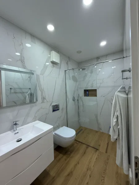 Tirane, jepet me qera apartament 2+1 Kati 3, 80 m² 600 € (Jordan Misja)