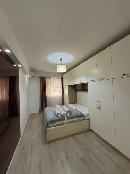 Tirane, jepet me qera apartament 2+1 Kati 3, 80 m² 600 € (Jordan Misja)
