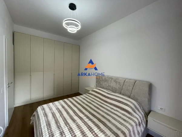 Tirane, jepet me qera apartament 1+1+Ballkon Kati 3, 55 m² 450 € 