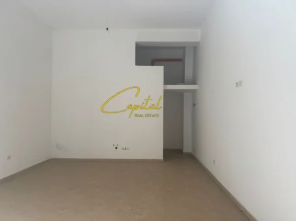 Tirane, jepet me qera ambjent biznesi Kati 0, 40 m² 400 € (YZBERISHT)