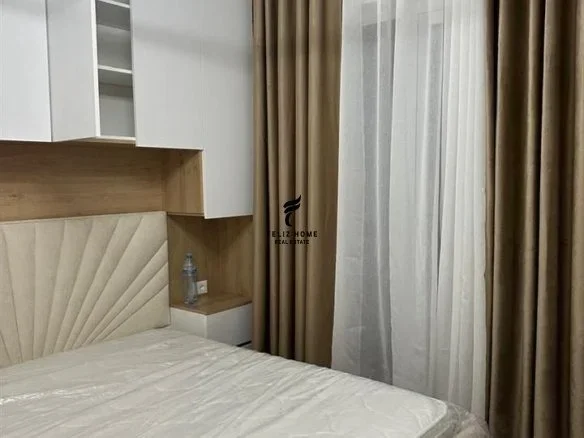 Tirane, jepet me qera apartament 1+1 Kati 3, 70 m² 420 € (ALI DEMI)