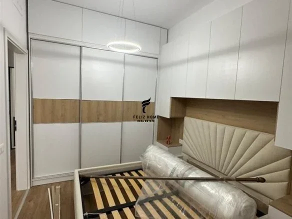 Tirane, jepet me qera apartament 1+1 Kati 3, 70 m² 420 € (ALI DEMI)