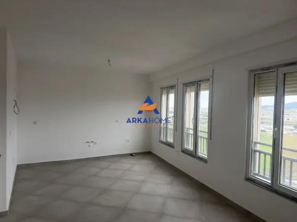 Tirane, jepet me qera apartament 2+1+Ballkon Kati 6, 111 m² 370 € 