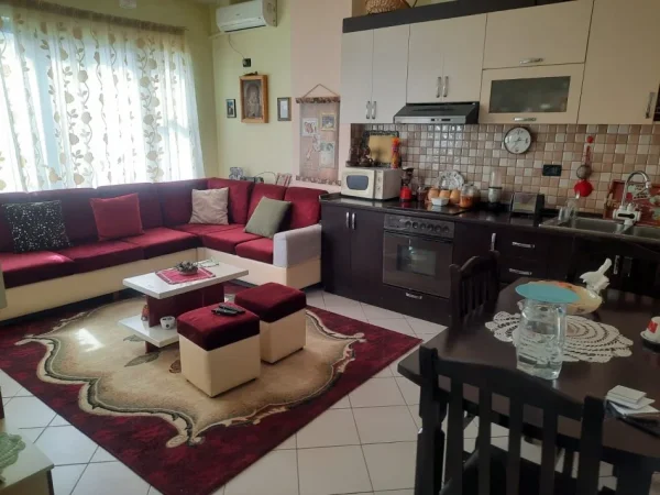 Tirane, shitet apartament 2+1 Kati 8, 80 m² 125.000 € (Yzberisht)