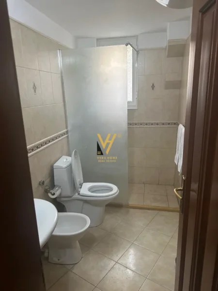 Tirane, jepet me qera apartament 2+1+Ballkon Kati 1, 90 m² 1.050 € (SHESHI WILLSON)