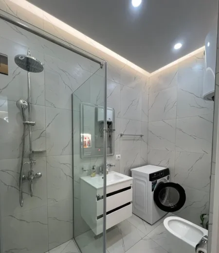 Tirane, jepet me qera apartament 1+1 Kati 4, 65 m² 900 € (RRUGA E KOSOVAREVE)