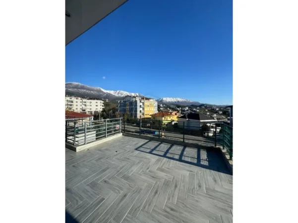 Tirane, shitet 2+1 Kati 4, 200 m² 280.000 € (Kompleksi Tom Doshi,Shkoze)