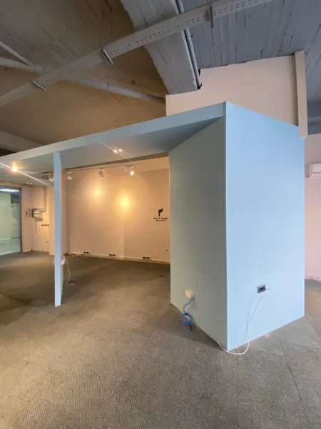 Tirane, jepet me qera zyre Kati 1, 140 m² 1.700 € (RRUGA E KAVAJES)