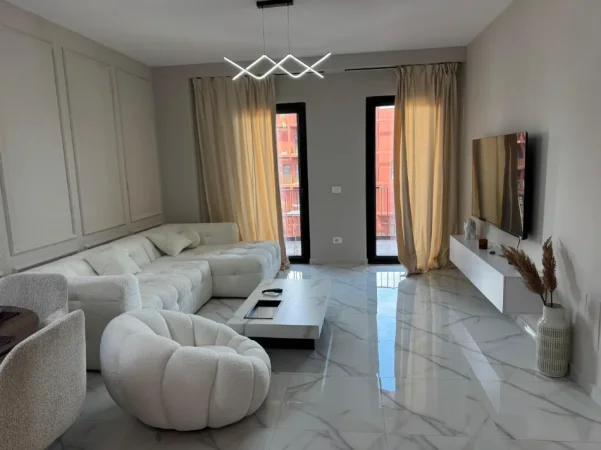 Tirane, jepet me qera apartament 3+1 Kati 10, 150 m² 1.600 € (RRUGA E KAVAJES)