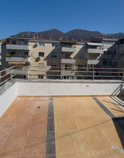 Tirane, shitet apartament 1+1 Kati 6, 76 m² 95.000 € (rruga e thesarit)
