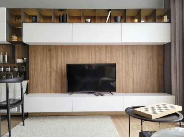 Tirane, jepet me qera apartament 1+1 Kati 5, 600 m² 600 € (komuna e parisit)