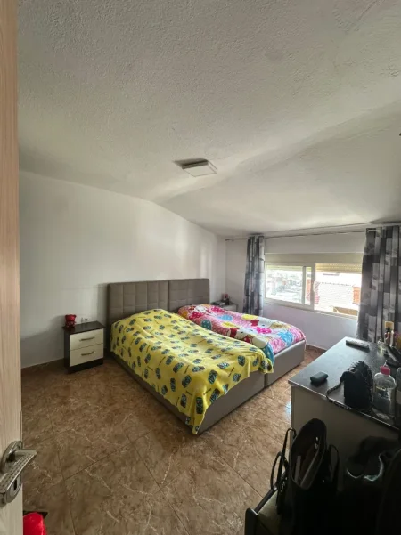 Tirane, shitet apartament 2+1+Ballkon Kati 4, 62 m² 160.000 € (Bulevardi Zogu I , Tirane)