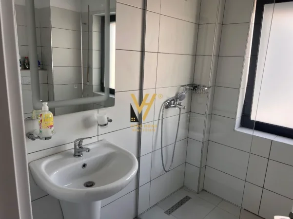 Tirane, jepet me qera apartament 2+1+Ballkon Kati 3, 75 m² 650 € (KODRA E DIELLIT)