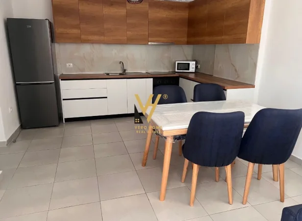 Tirane, jepet me qera apartament 2+1+Ballkon Kati 3, 75 m² 650 € (KODRA E DIELLIT)
