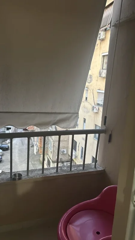 Tirane, jepet me qera apartament 1+1 Kati 5, 62 m² 450 € (FERIT XHAJKO)