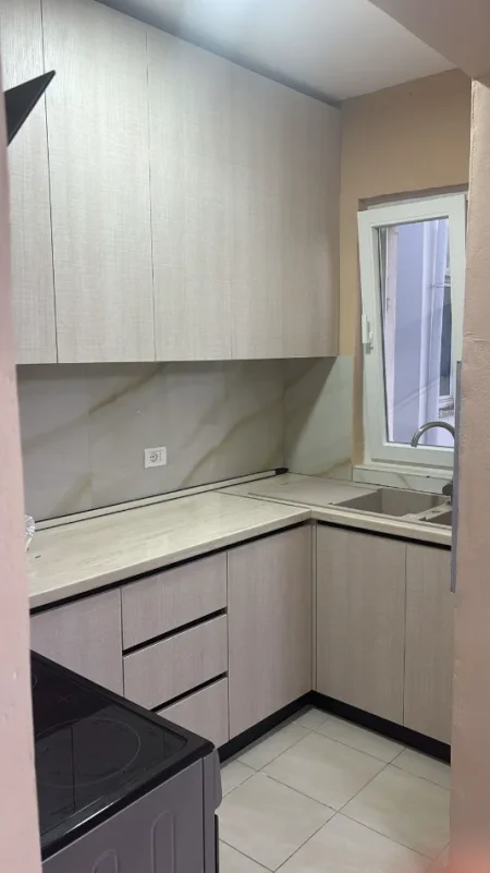 Tirane, jepet me qera apartament 1+1 Kati 5, 62 m² 450 € (FERIT XHAJKO)