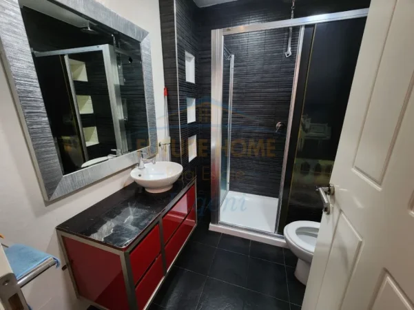 Tirane, jepet me qera apartament 2+1+Ballkon Kati 8, 115 m² 950 € (asim vokshi)