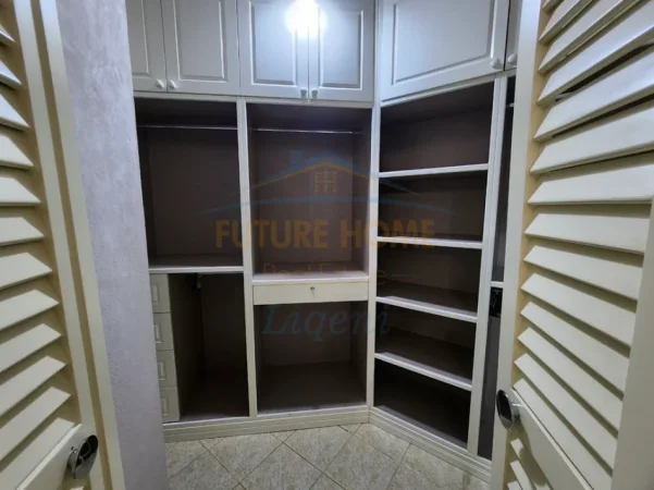 Tirane, jepet me qera apartament 2+1+Ballkon Kati 8, 115 m² 950 € (asim vokshi)