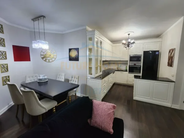 Tirane, jepet me qera apartament 2+1+Ballkon Kati 8, 115 m² 950 € (asim vokshi)