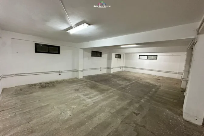 Tirane, jepet me qera dyqan Kati 2, 480 m² 1.050 € (Rruga Miftar Gerbolli)