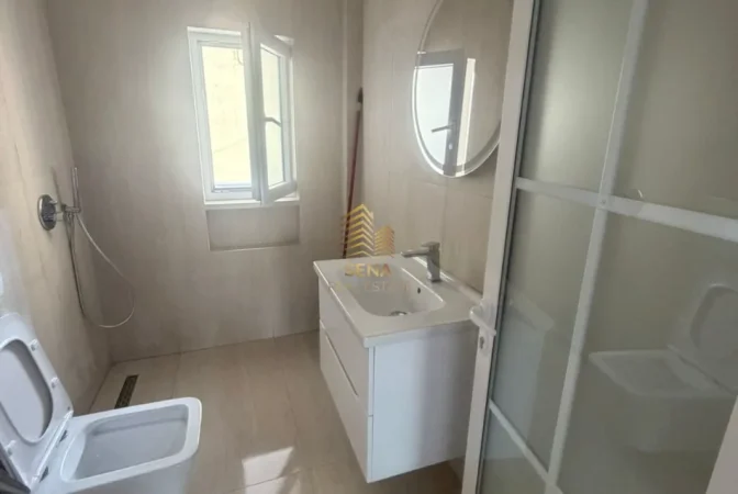 Tirane, shitet apartament 1+1+Ballkon Kati 5, 54 m² 98.000 € (Porcelan)